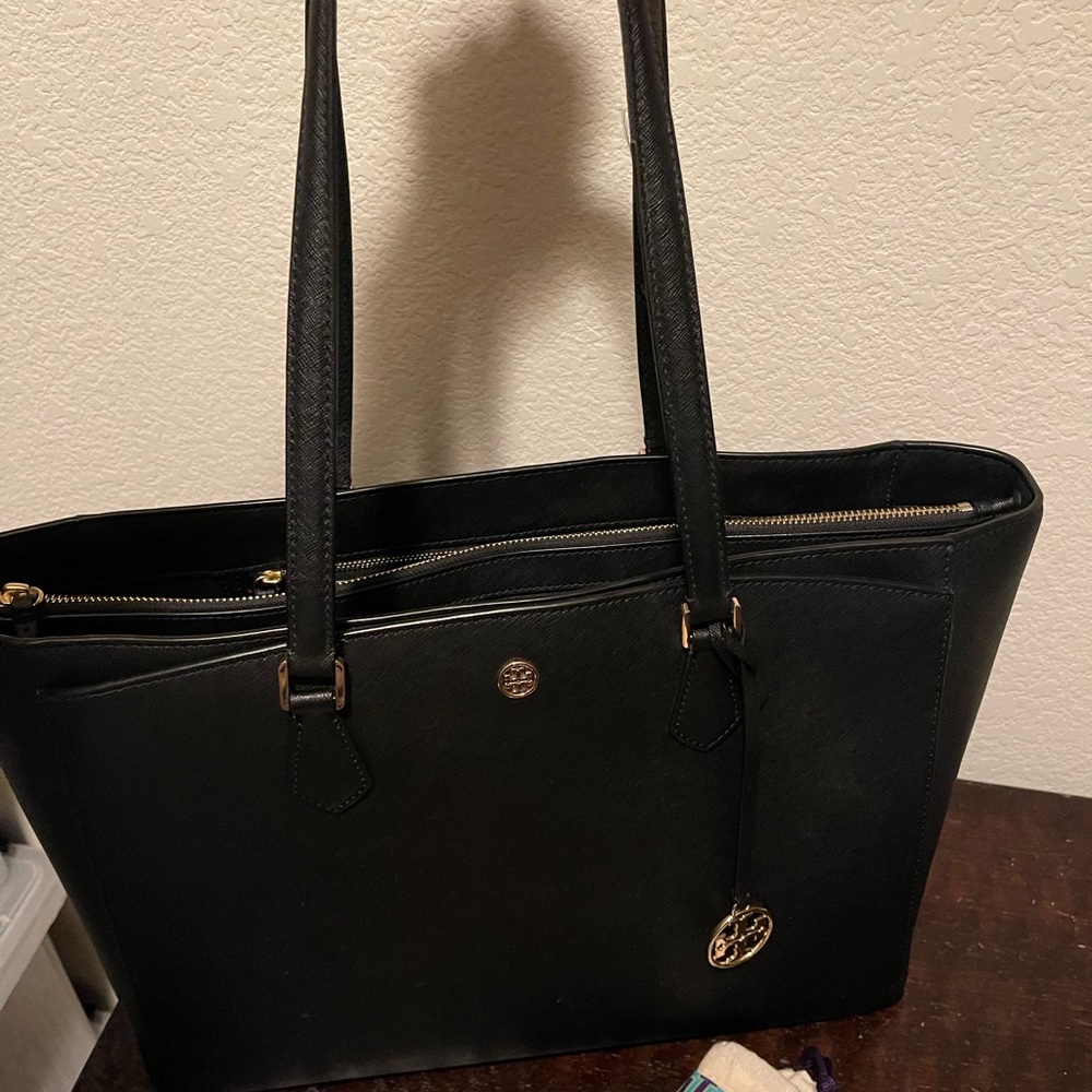 Tory Burch Robinson Saffiano Leather Tote- Black